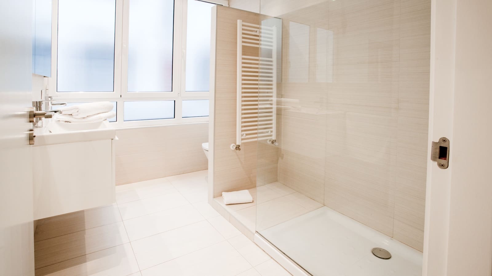 4 bedroom Apartment for rent in Donostia-San Sebastian with garage - € 2,800 (Ref: 8169184)