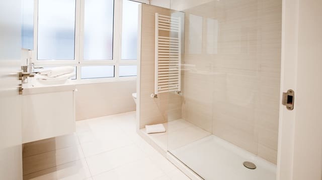 4 bedroom Apartment for rent in Donostia-San Sebastián with garage - € 2,800 (Ref: 8169184)