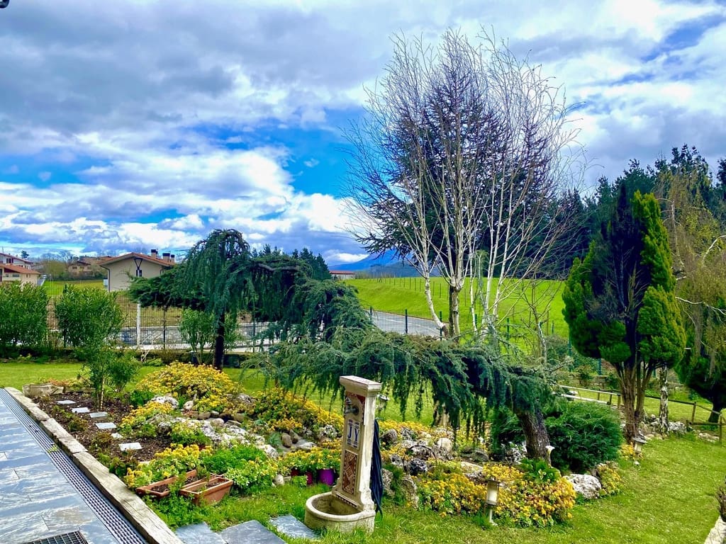 4 sypialnia Willa na sprzedaż w Olaberria z basenem garażem - 1 690 000 € (Ref: 8537887)