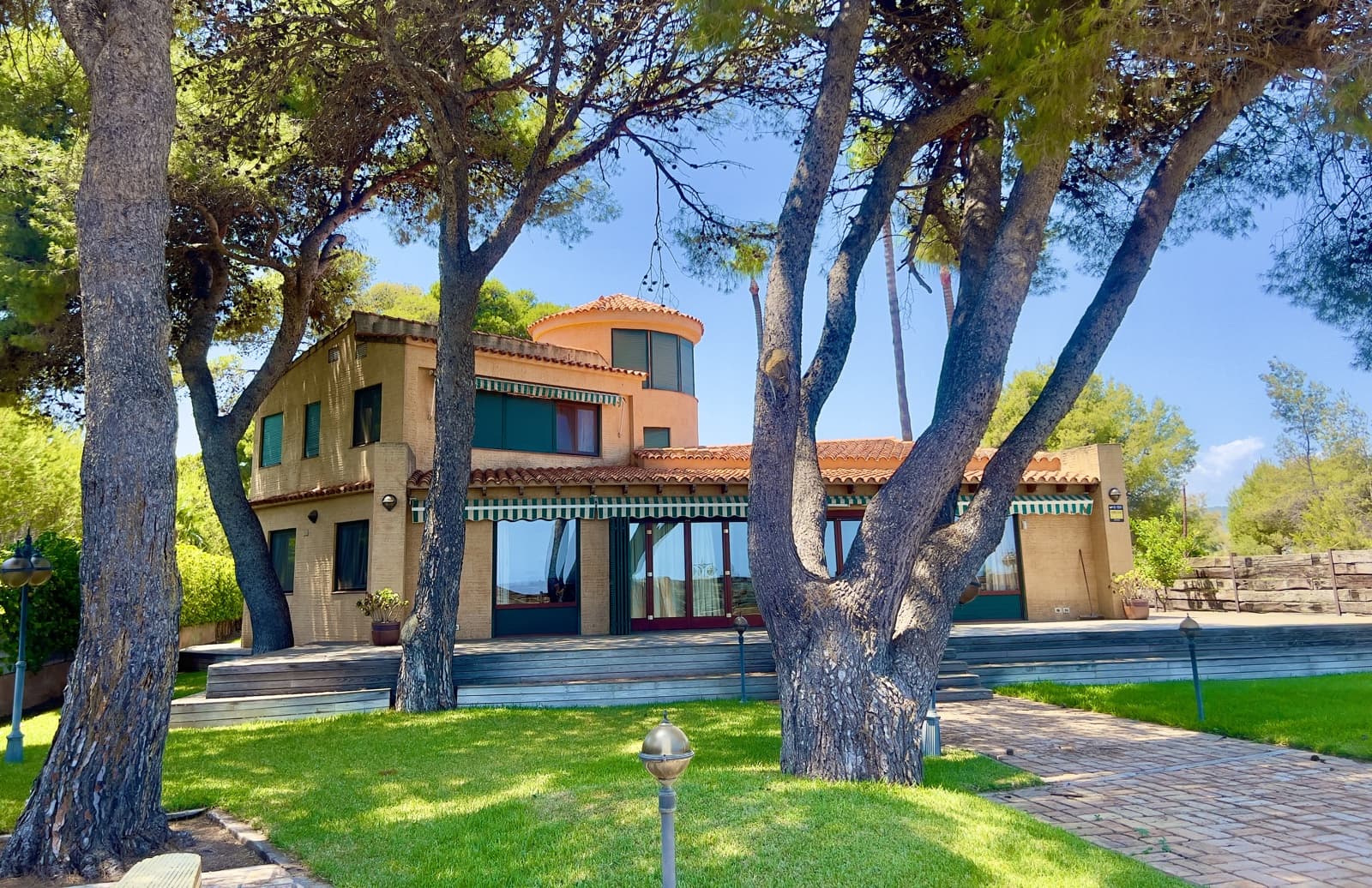 5 soveværelse Villa til salg i Cabanes med swimmingpool garage - € 1.450.000 (Ref: 9097745)