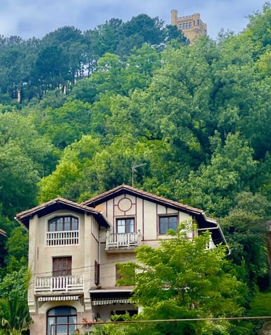 7 slaapkamer Villa te koop in Donostia-San Sebastián met garage - € 3.700.000 (Ref: 9279723)