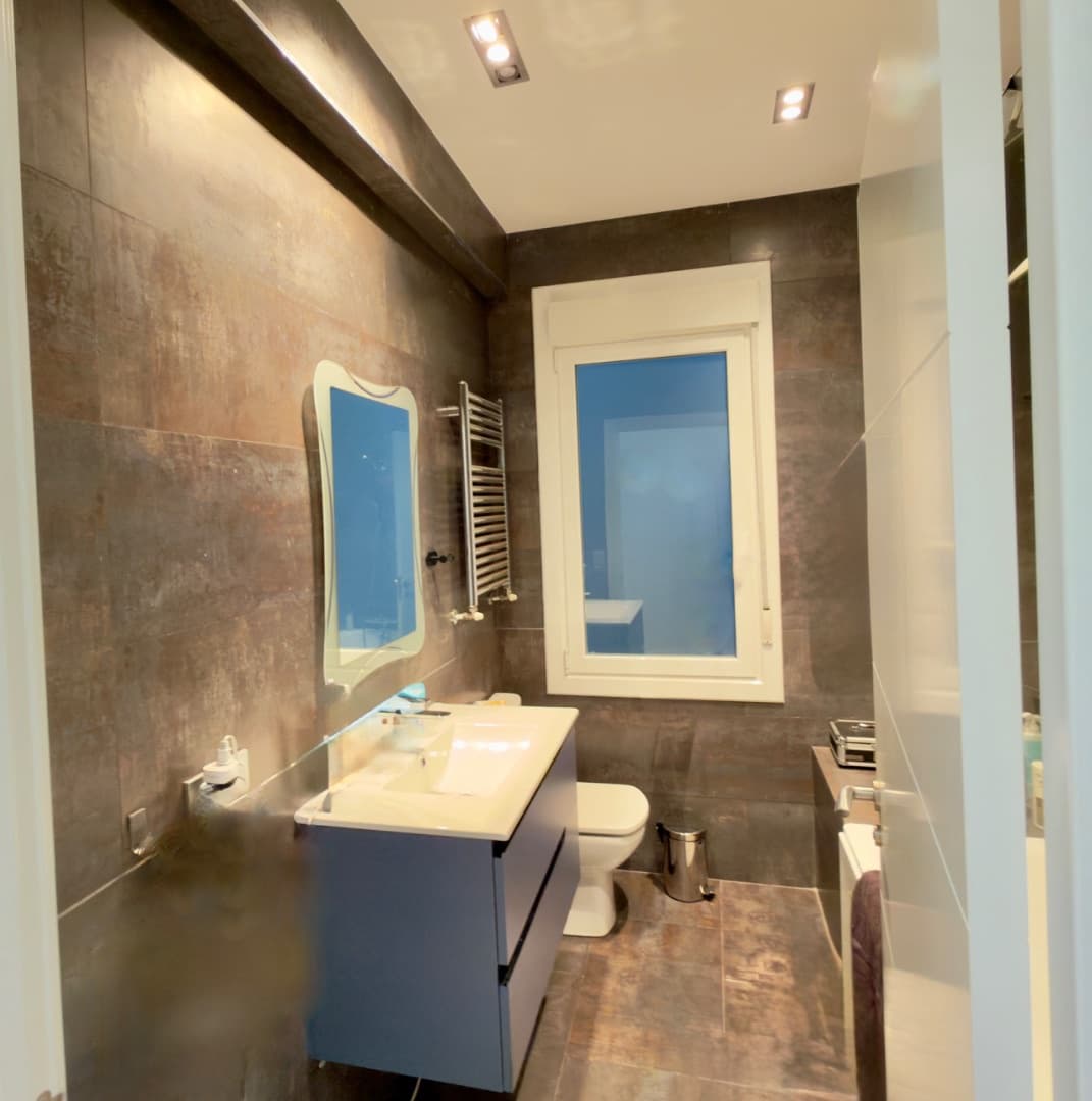 4 bedroom Apartment for sale in Donostia-San Sebastian - € 1,280,000 (Ref: 9827992)