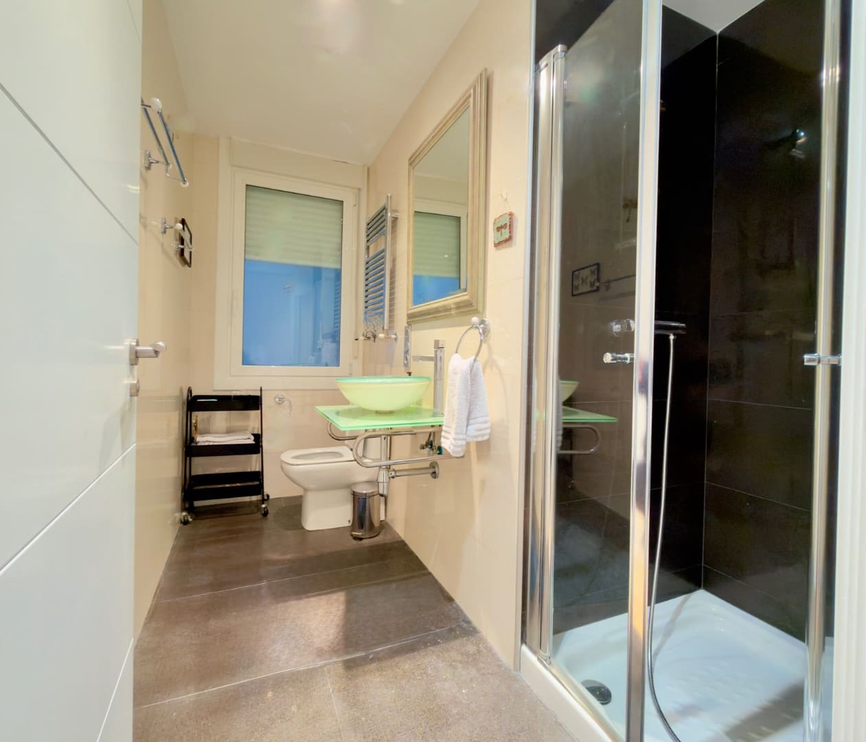 4 bedroom Apartment for sale in Donostia-San Sebastian - € 1,280,000 (Ref: 9827992)