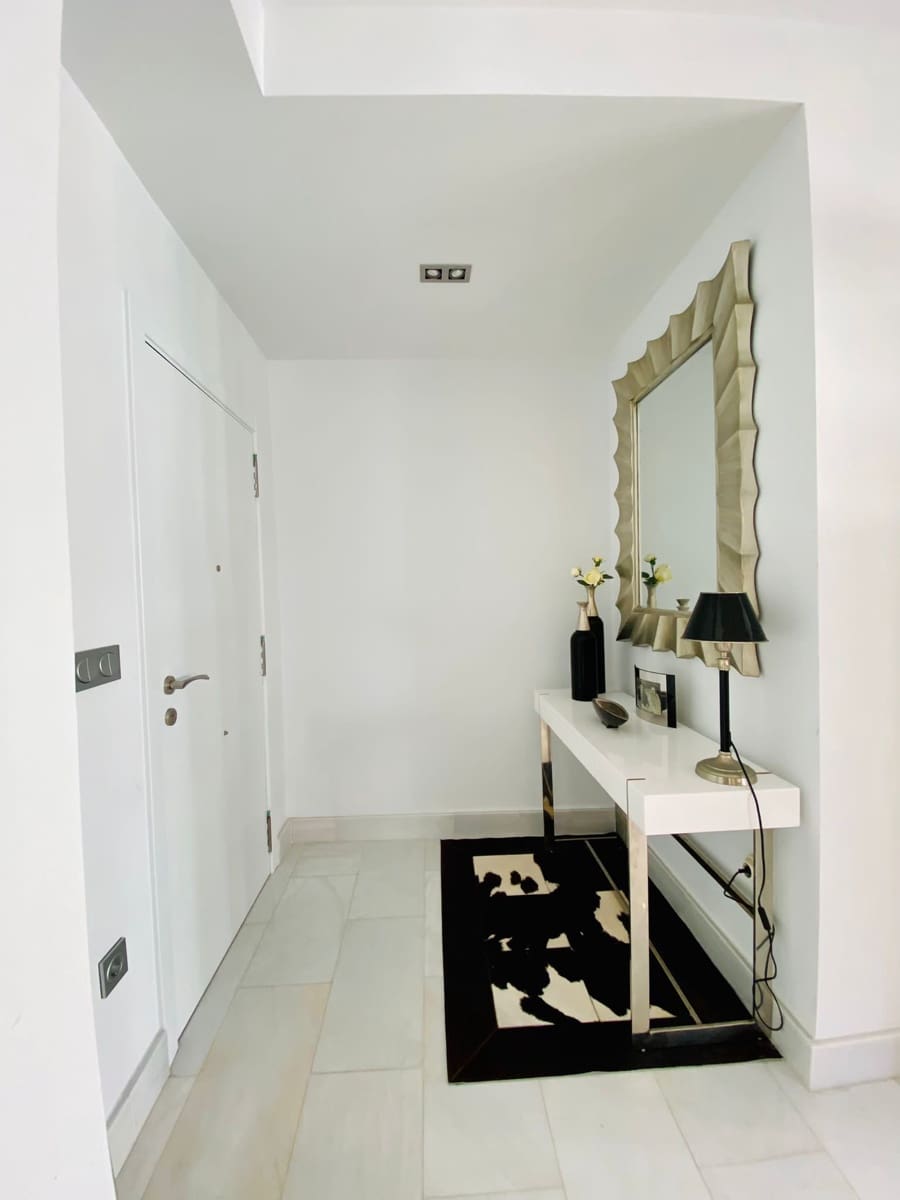 4 bedroom Apartment for sale in Donostia-San Sebastian - € 1,280,000 (Ref: 9827992)