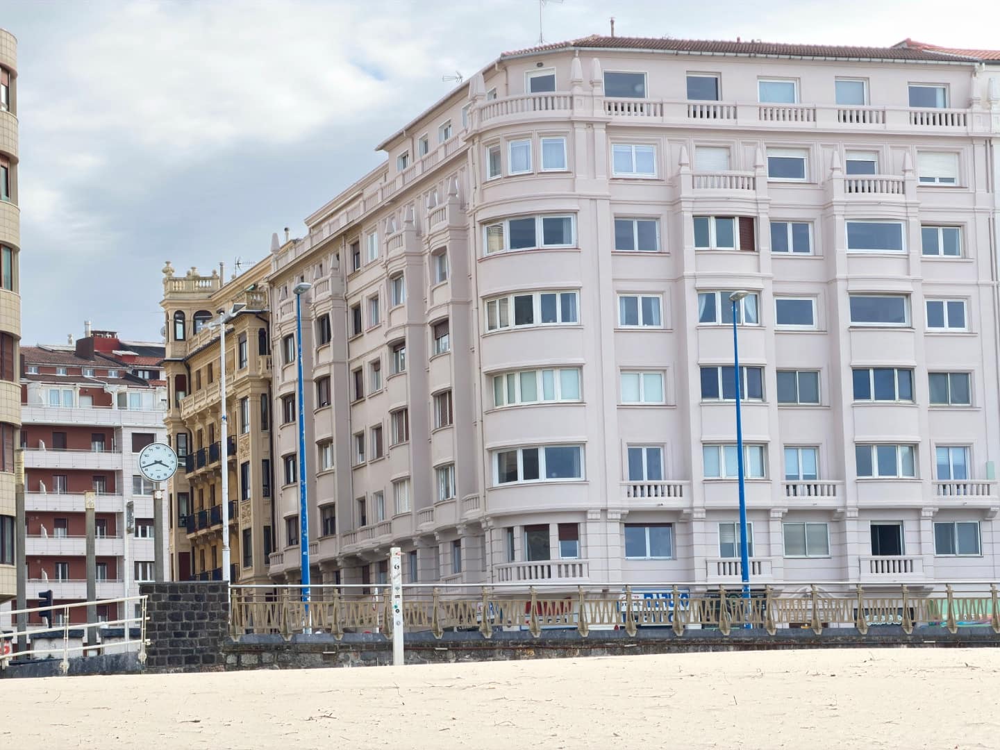 4 bedroom Apartment for sale in Donostia-San Sebastian - € 1,280,000 (Ref: 9827992)