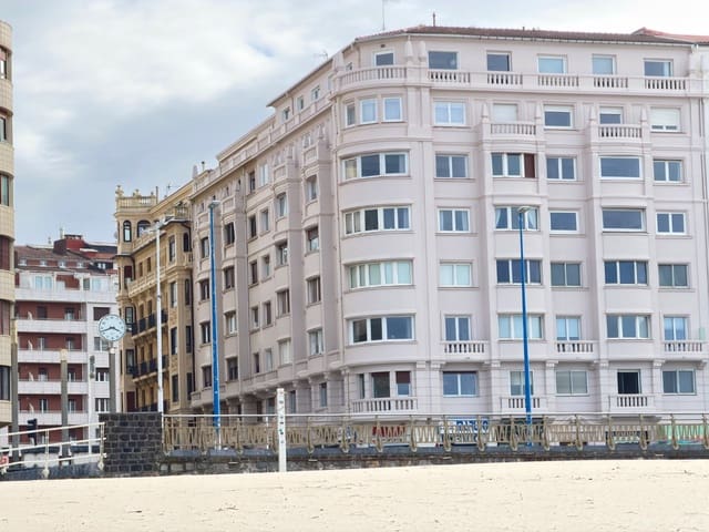 Apartamento de 4 habitaciones en Donostia-San Sebastián en venta - 1.280.000 € (Ref: 9827992)