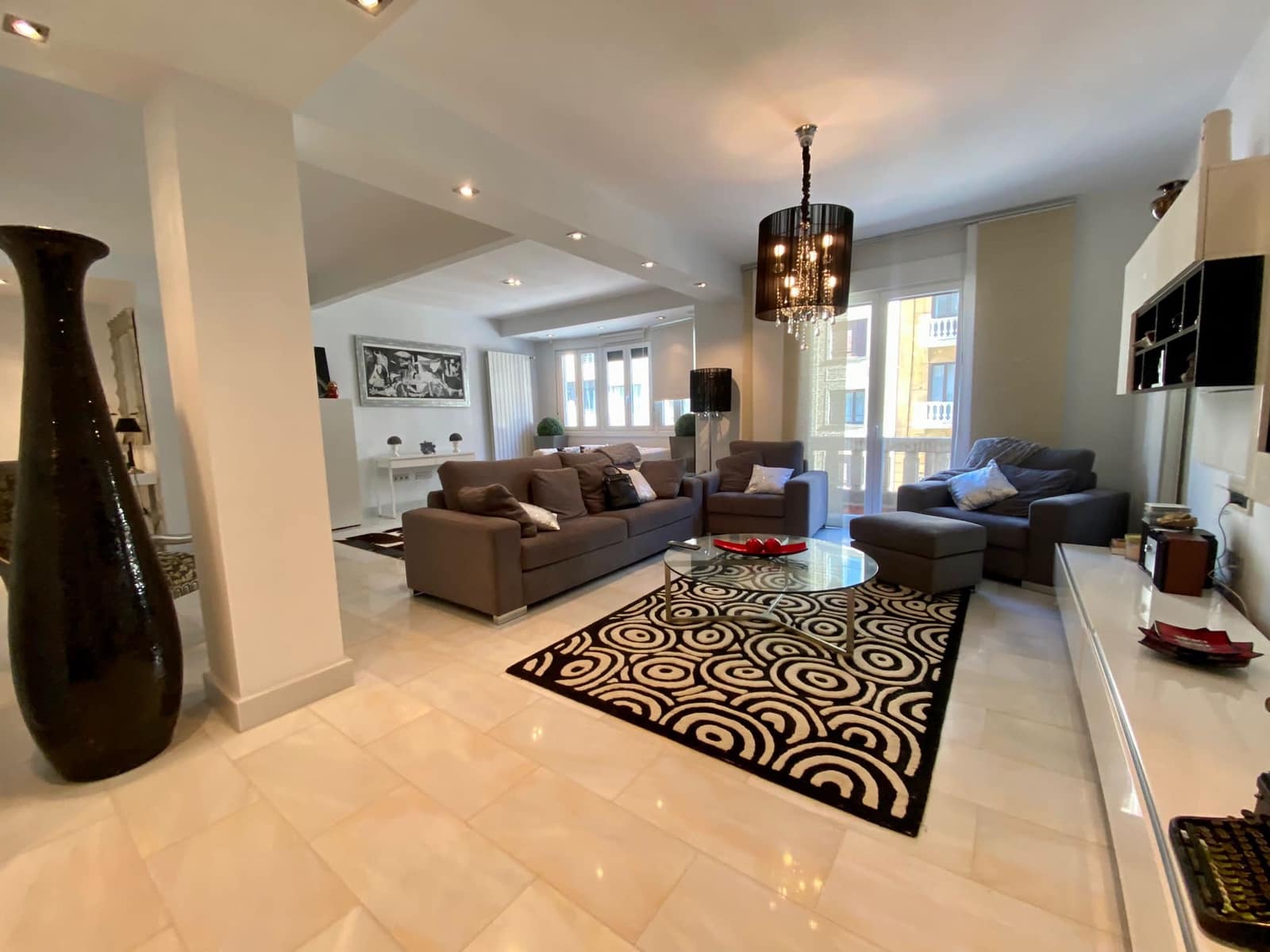 4 bedroom Apartment for sale in Donostia-San Sebastian - € 1,280,000 (Ref: 9827992)