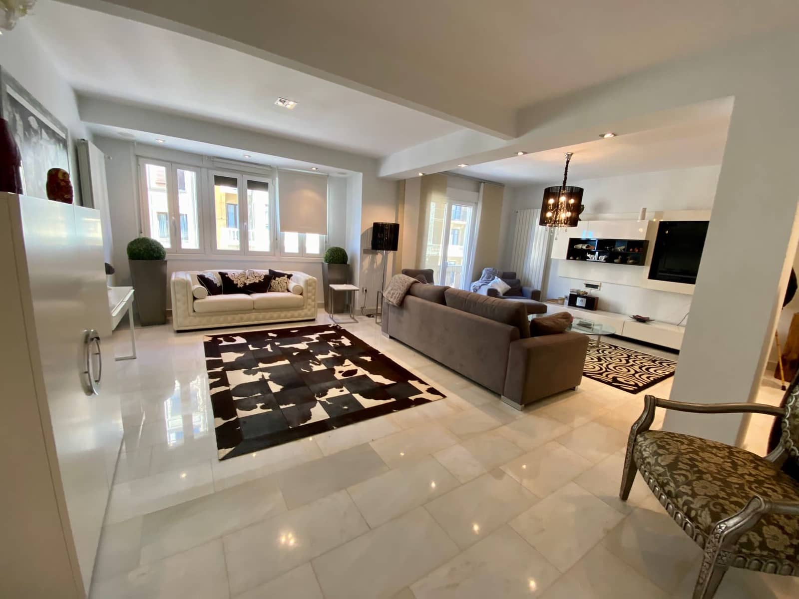 4 bedroom Apartment for sale in Donostia-San Sebastian - € 1,280,000 (Ref: 9827992)
