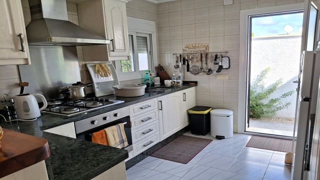 3 bedroom Villa for sale in Moraira, Teulada-Moraira with pool - € 429,000 (Ref: 9209548)