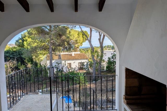 3 bedroom Villa for sale in Moraira, Teulada-Moraira - € 595,000 (Ref: 9474486)