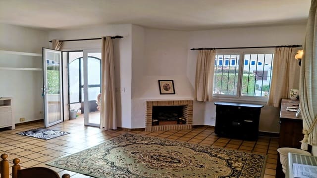 2 bedroom Villa for sale in Moraira, Teulada-Moraira with pool - € 335,000 (Ref: 9474489)