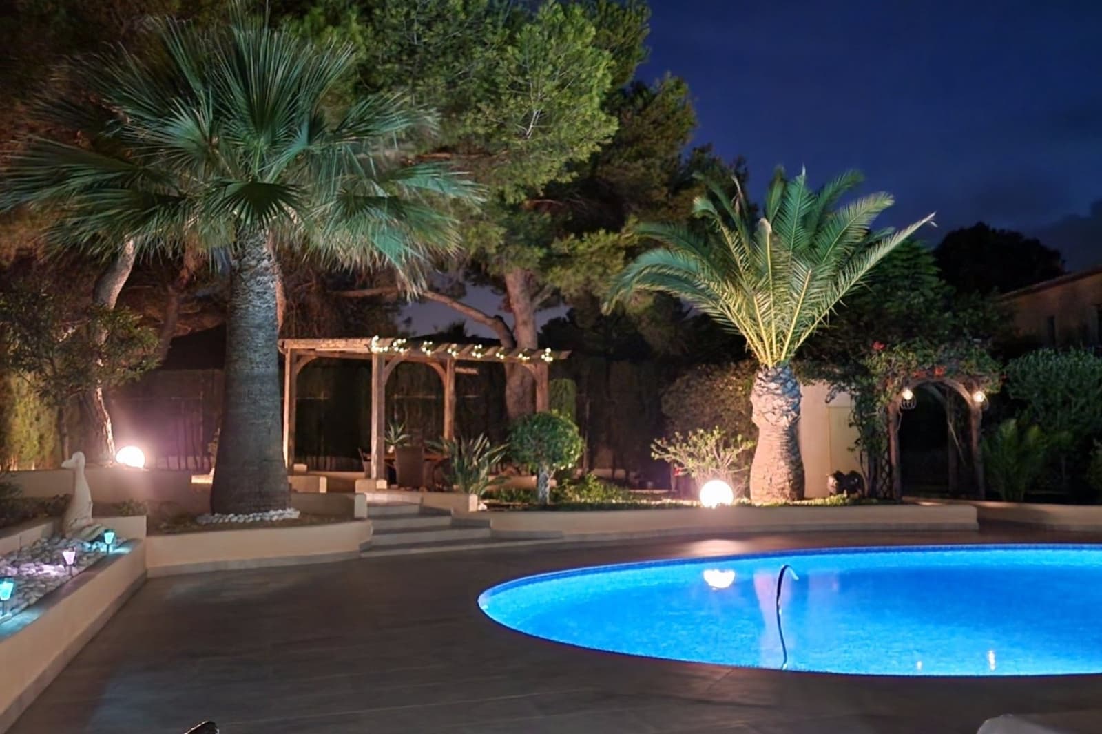 3 bedroom Villa for sale in Moraira with pool - € 1,100,000 (Ref: 9474491)