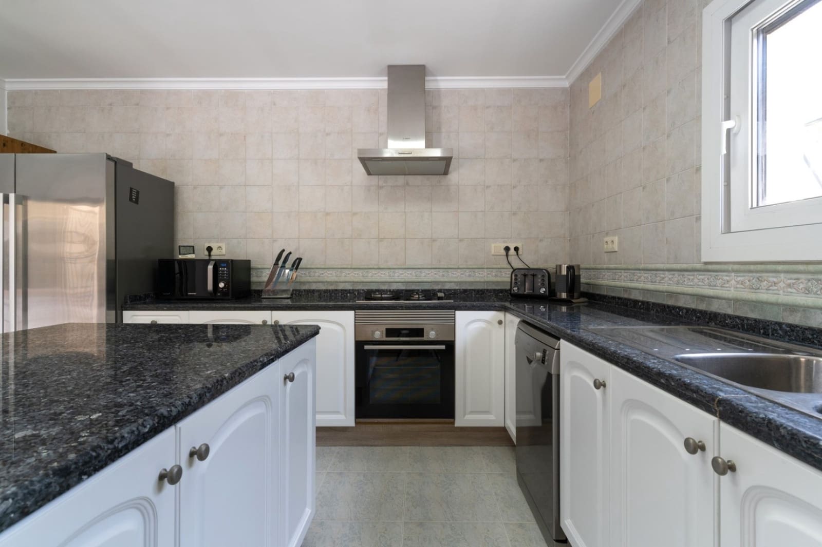 3 bedroom Villa for sale in Moraira with pool - € 1,100,000 (Ref: 9474491)