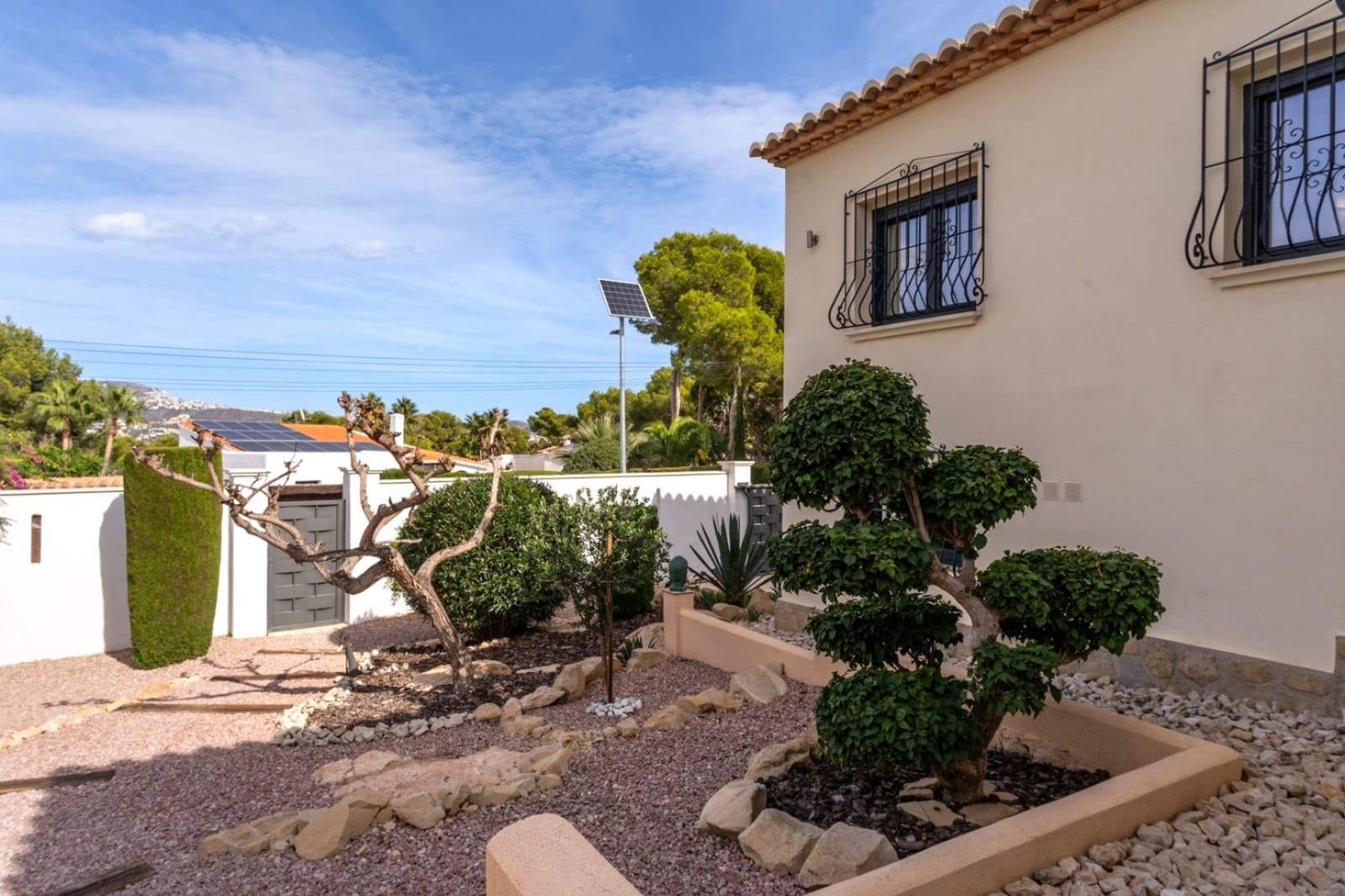 3 bedroom Villa for sale in Moraira with pool - € 1,100,000 (Ref: 9474491)
