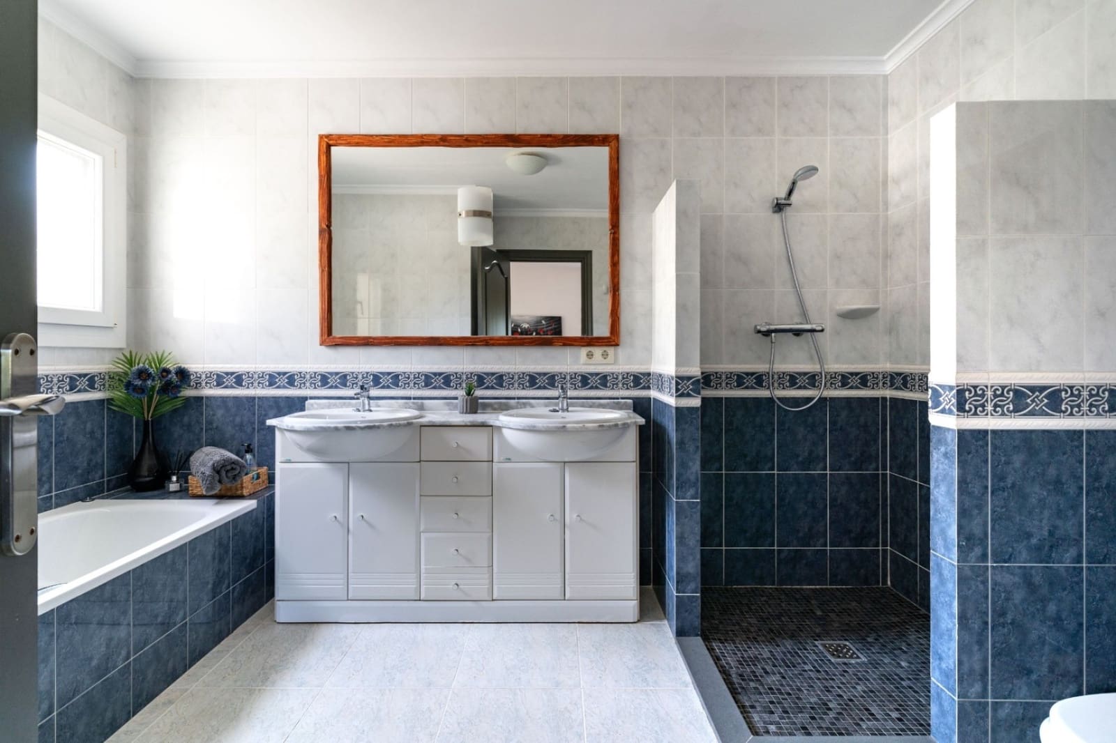 3 bedroom Villa for sale in Moraira with pool - € 1,100,000 (Ref: 9474491)