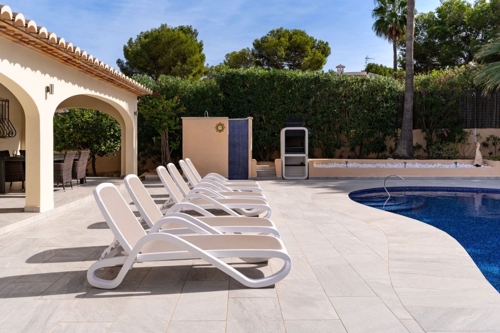 3 bedroom Villa for sale in Moraira with pool - € 1,100,000 (Ref: 9474491)
