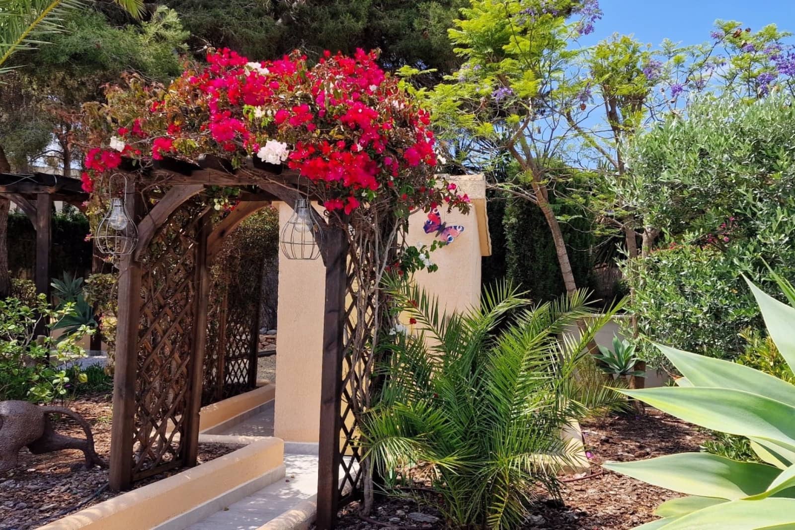 3 bedroom Villa for sale in Moraira with pool - € 1,100,000 (Ref: 9474491)