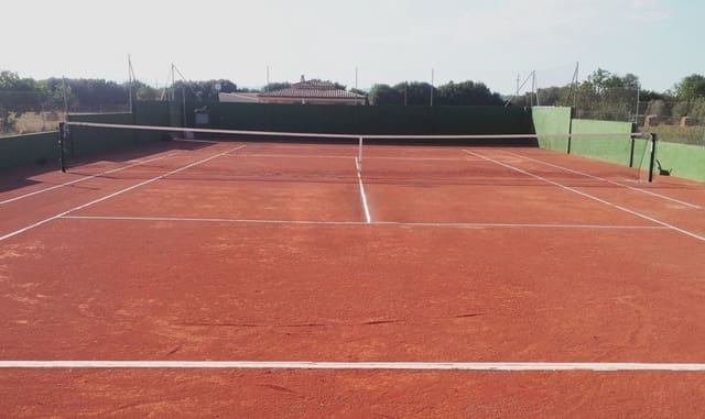 3 bedroom Finca/Country House for rent in Campos with pool - € 4,200 (Ref: 9411405)