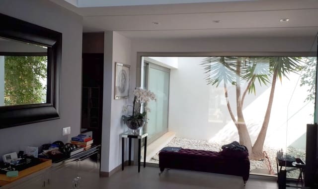 5 soveværelse Villa til leje i Sol de Mallorca, Calvià med swimmingpool - € 8.000 (Ref: 9411409)