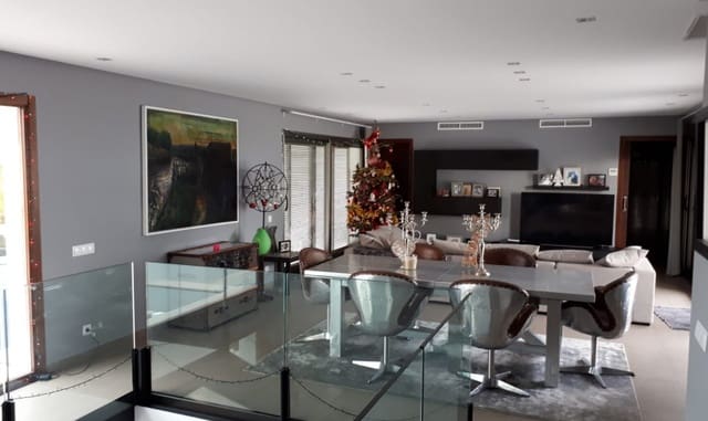 5 soveværelse Villa til leje i Sol de Mallorca, Calvià med swimmingpool - € 8.000 (Ref: 9411409)