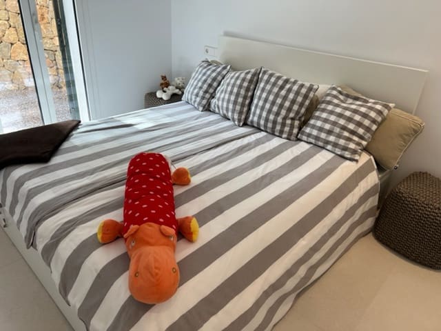 3 bedroom Townhouse for sale in Sol de Mallorca with pool - € 755,000 (Ref: 9411433)