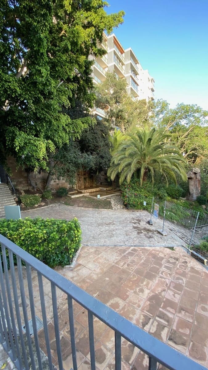 2 bedroom Apartment for sale in Palma de Mallorca with pool - € 495,000 (Ref: 9411443)