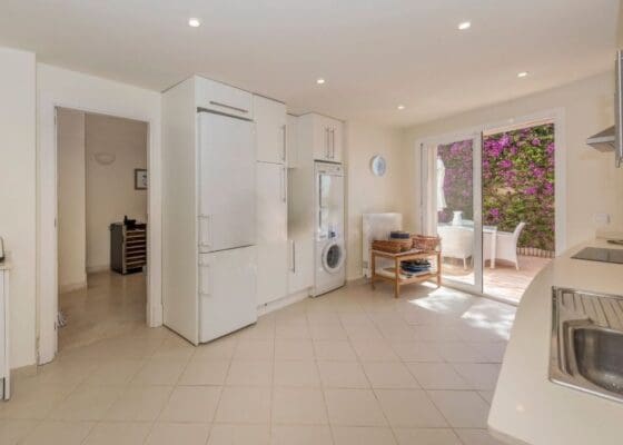 5 bedroom Villa for rent in Sol de Mallorca with pool - € 10,000 (Ref: 9411451)