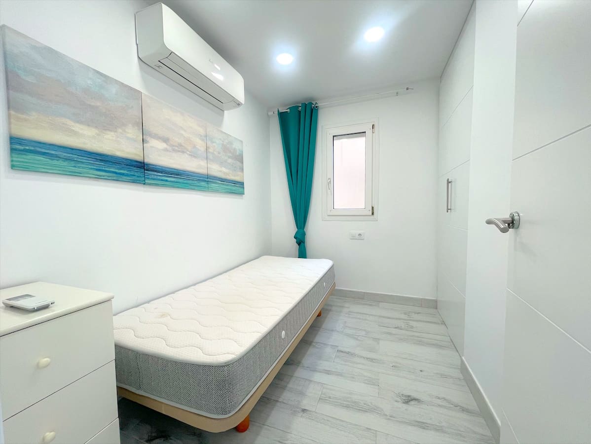 2 bedroom Apartment for rent in Peguera / Paguera - € 2,280 (Ref: 9411453)