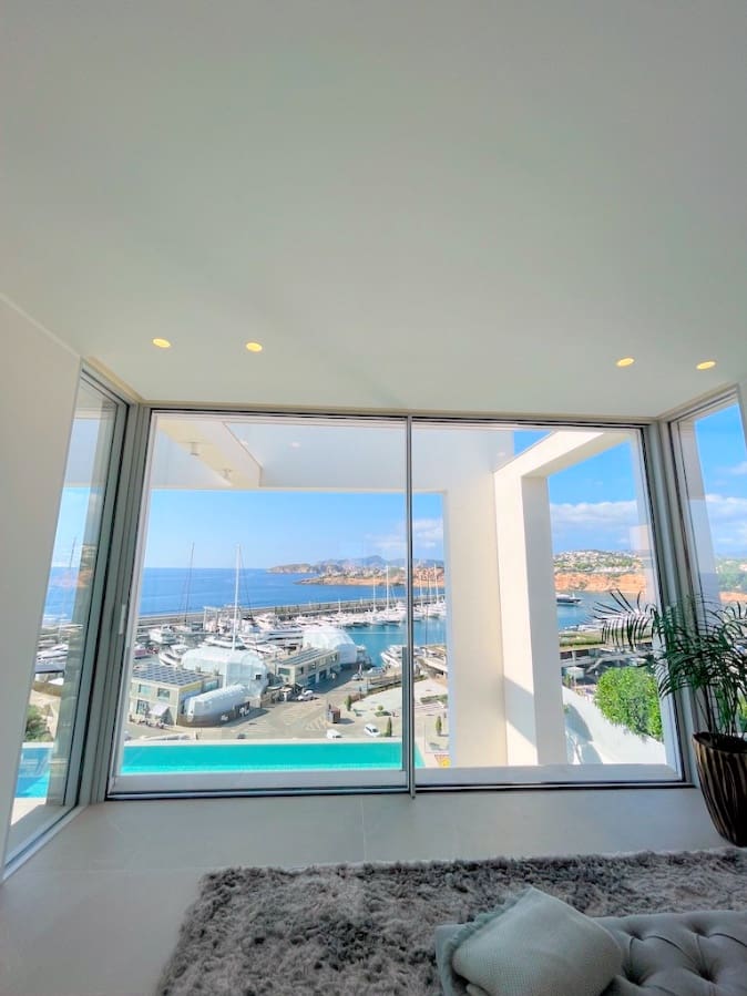 4 bedroom Villa for sale in Santa Ponsa with pool garage - € 9,850,000 (Ref: 9411469)