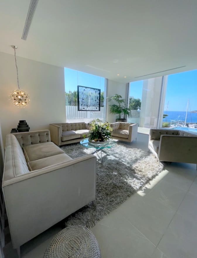 4 bedroom Villa for sale in Santa Ponsa with pool garage - € 9,850,000 (Ref: 9411469)
