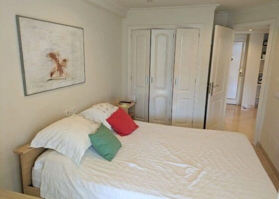 2 bedroom Penthouse for sale in Portals Nous - € 425,000 (Ref: 9411484)