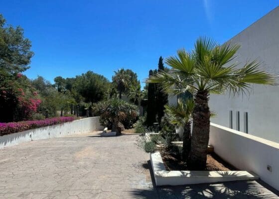 4 bedroom Villa for sale in Santa Ponsa with pool - € 6,900,000 (Ref: 9411491)