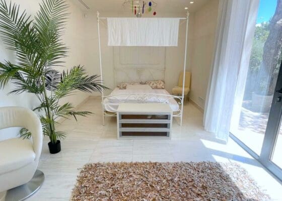 4 bedroom Villa for sale in Santa Ponsa with pool - € 6,900,000 (Ref: 9411491)