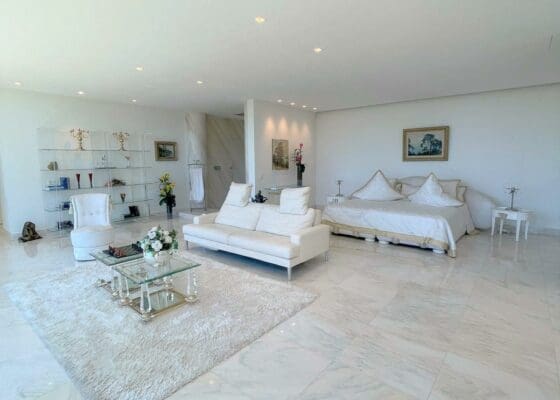 4 bedroom Villa for sale in Santa Ponsa with pool - € 6,900,000 (Ref: 9411491)