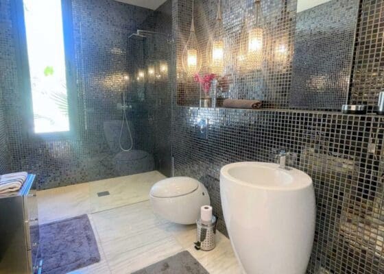 4 bedroom Villa for sale in Santa Ponsa with pool - € 6,900,000 (Ref: 9411491)