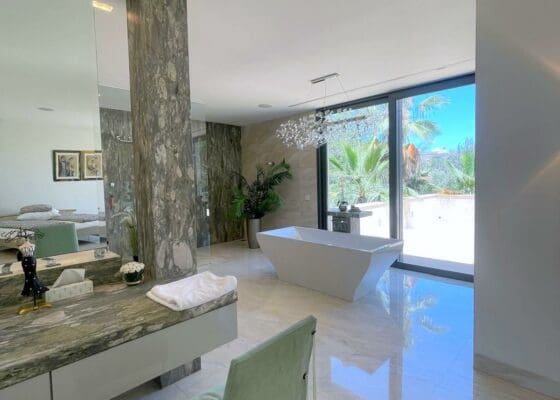 4 bedroom Villa for sale in Santa Ponsa with pool - € 6,900,000 (Ref: 9411491)