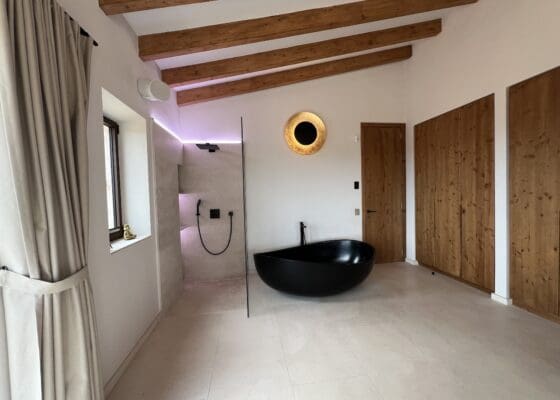 6 bedroom Finca/Country House for rent in Santanyi with pool - € 8,500 (Ref: 9411492)