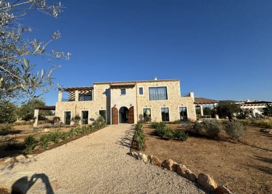 6 bedroom Finca/Country House for rent in Santanyi with pool - € 8,500 (Ref: 9411492)