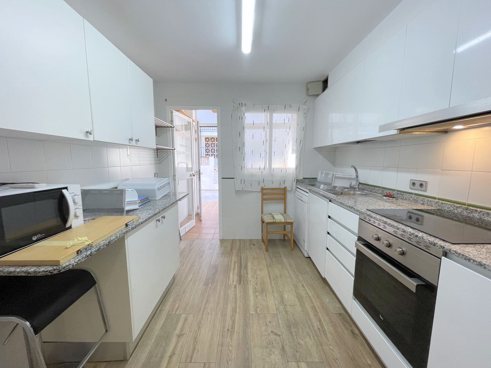 2 bedroom Apartment for rent in Santa Ponsa with garage - € 1,000 (Ref: 9411509)