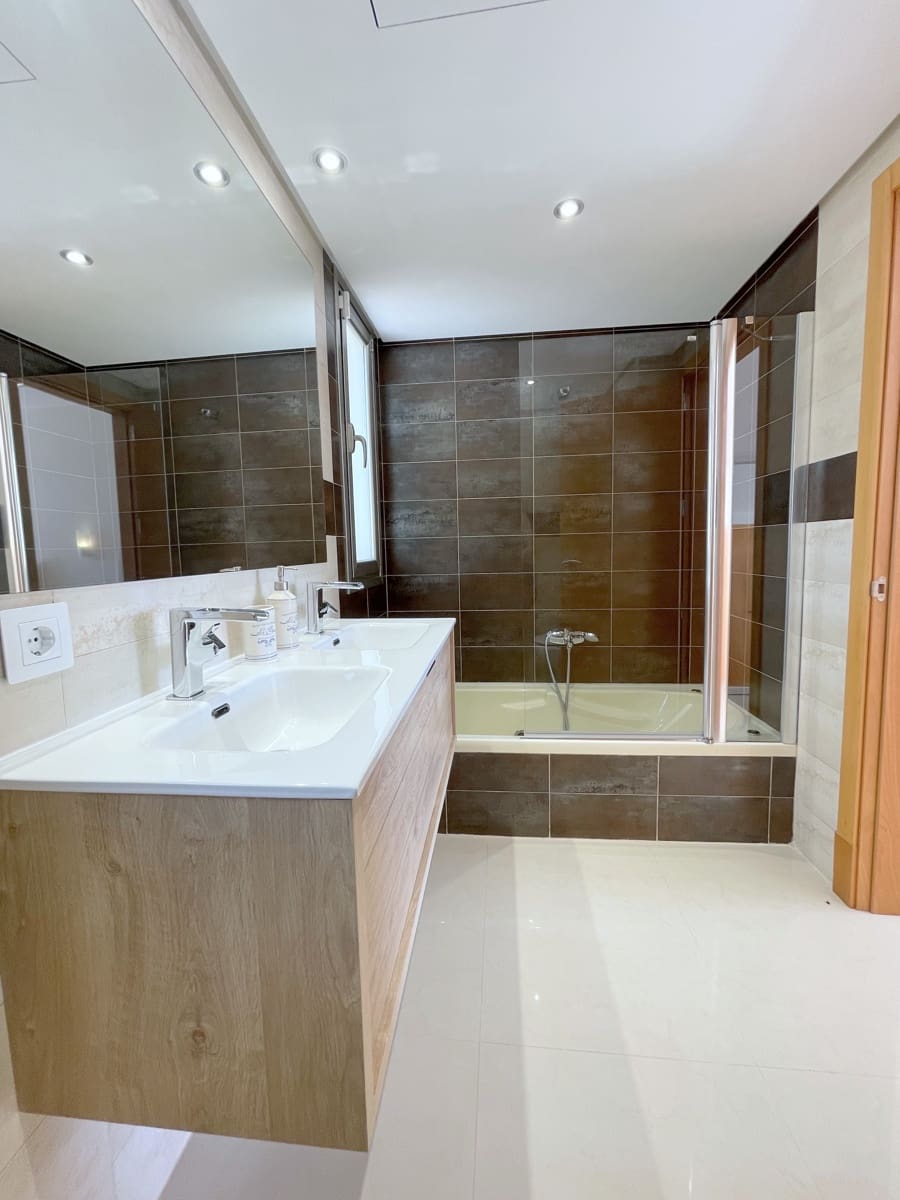 4 bedroom Apartment for rent in Cala Vinyes / Cala Vinyas / Cala Vinas with pool - € 3,950 (Ref: 9413224)