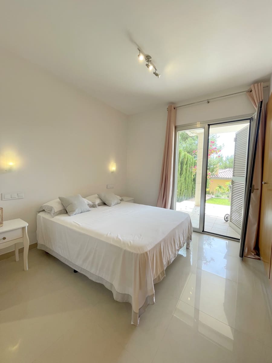 4 bedroom Apartment for rent in Cala Vinyes / Cala Vinyas / Cala Vinas with pool - € 3,950 (Ref: 9413224)