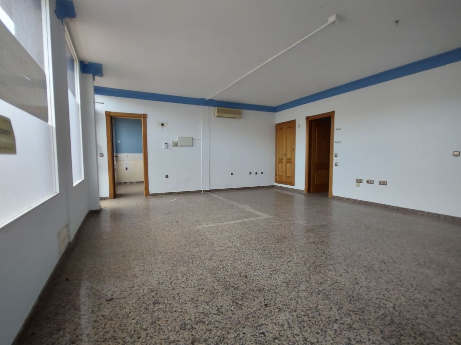 Kommersiell til salgs i Huercal-Overa - € 76 000 (Ref: 8822737)