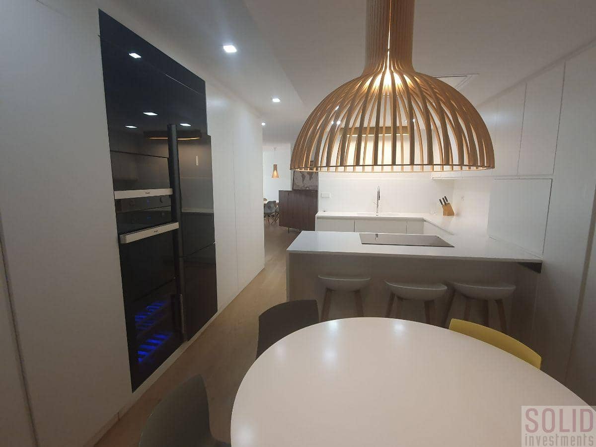 4 sovrum Lägenhet att hyra i Valencia stad - 4 500 € (Ref: 6565015)