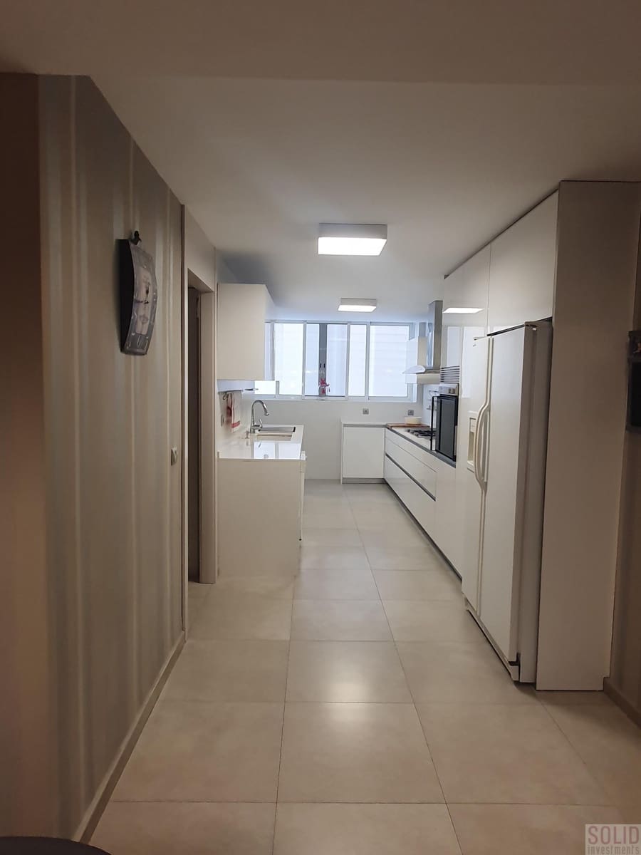 4 Zimmer Wohnung zu vermieten in Valencia Stadt mit Garage - 3.300 € (Ref: 7468291)