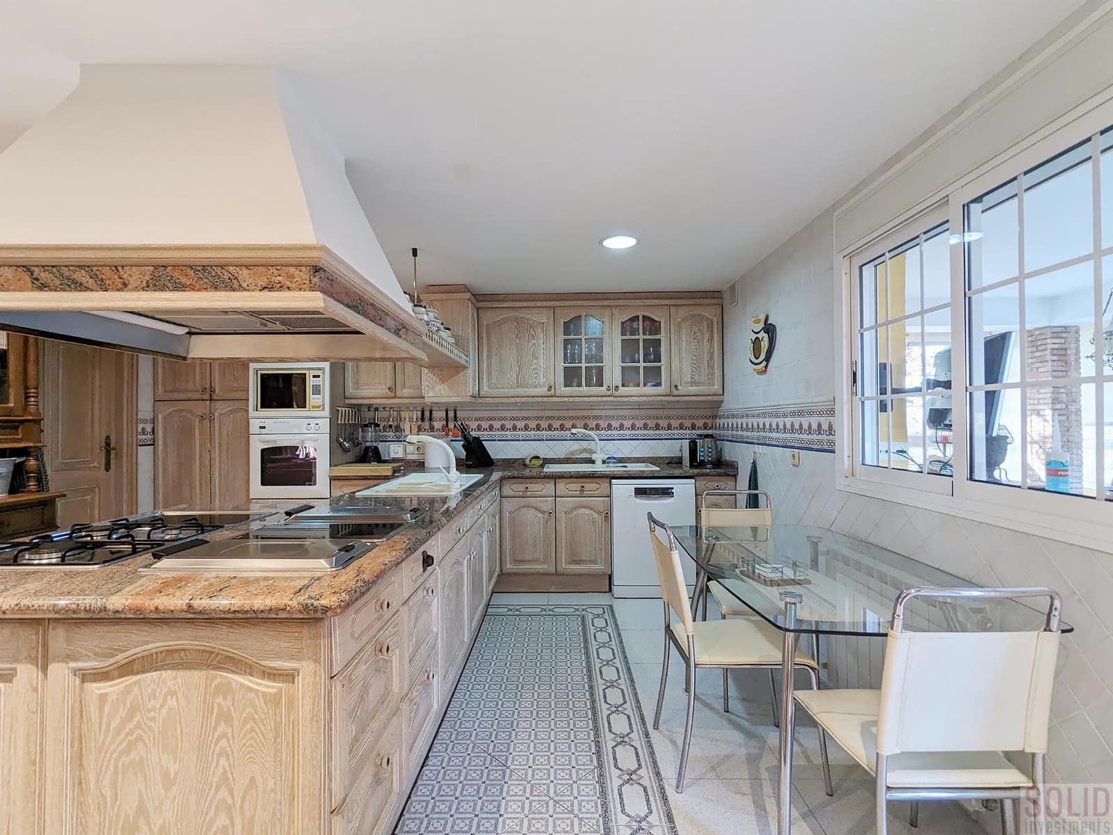 6 soverom Villa til salgs i Chiva med garasje - € 890 000 (Ref: 7686767)