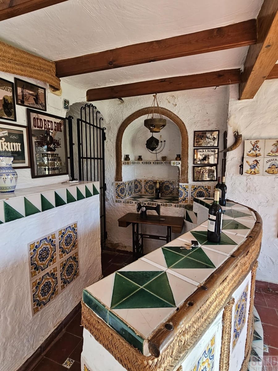 9 sypialnia Willa na sprzedaż w Vilamarxant / Villamarchante z basenem garażem - 560 000 € (Ref: 8183609)