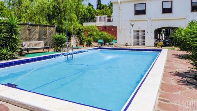 14 bedroom Villa for sale in Rocafort with garage - € 1,650,000 (Ref: 8598742)