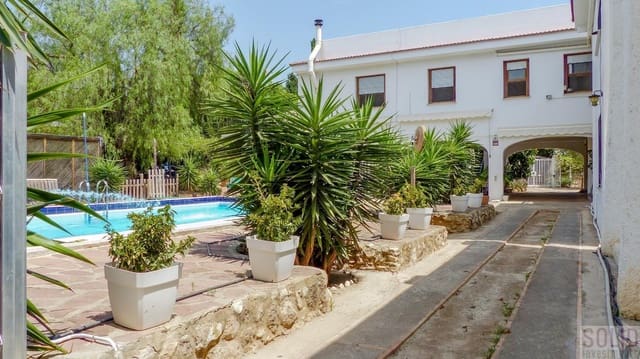 14 bedroom Villa for sale in Rocafort with garage - € 1,650,000 (Ref: 8598742)