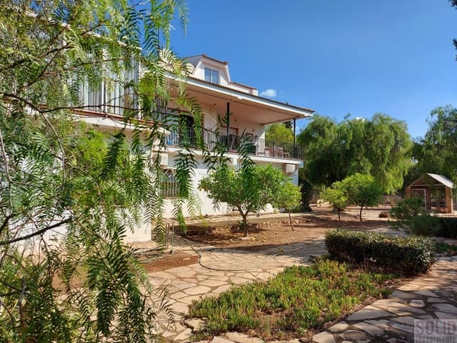 14 bedroom Villa for sale in Rocafort with garage - € 1,650,000 (Ref: 8598742)