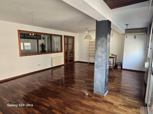 4 bedroom Flat for sale in Mestalla, Valencia city - € 545,000 (Ref: 9076188)